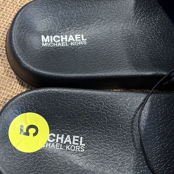 NWOT Kids Michael Kors slides - Picture 3 of 4